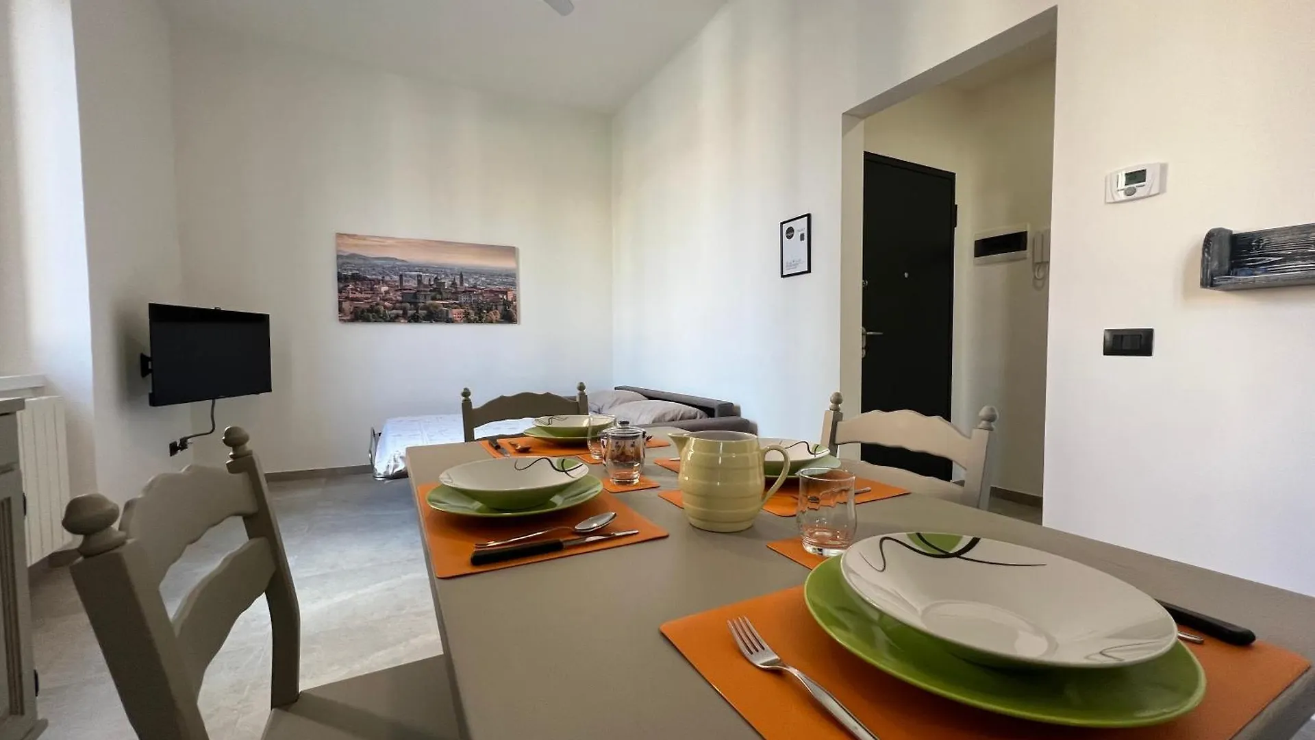 Casa Redona - Nuovo Elegante Loft Free Wifi 4 Pax Apartment Bergamo 0*,  Italy
