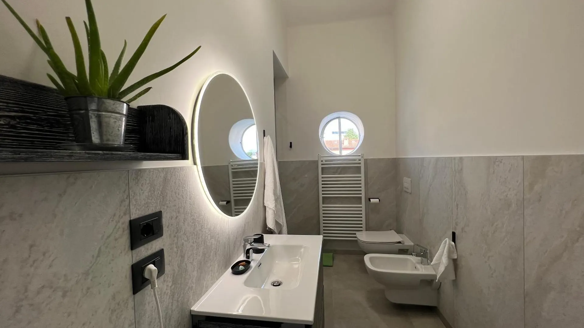 Casa Redona - Nuovo Elegante Loft Free Wifi 4 Pax Apartment Bergamo